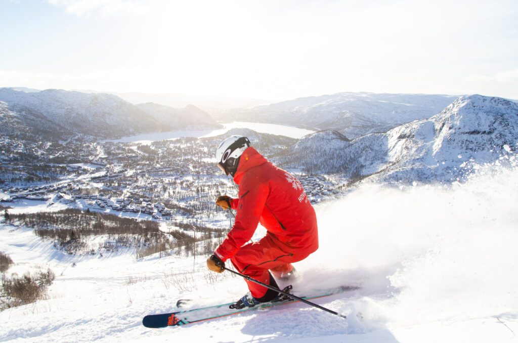 Den komplette udstyrsliste til din alpin skiferie i Norge: Sådan bliver din vinterferie en succes