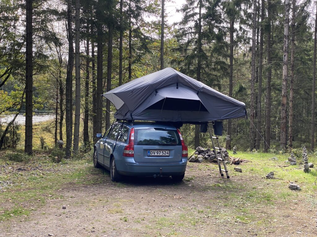 Anmeldelse af Groenberg Villmark Roof Tent 160 – Robust tagtelt med plads til forbedring